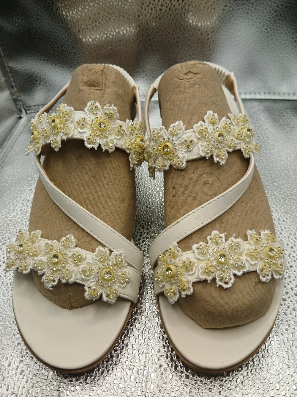 Shibever White Floral Appliqué Slingback Sandals Women's Size 40/9